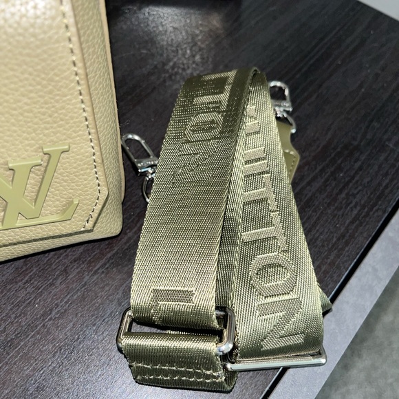 Louis Vuitton Olive Green Leather Bag - Picture 6 of 6
